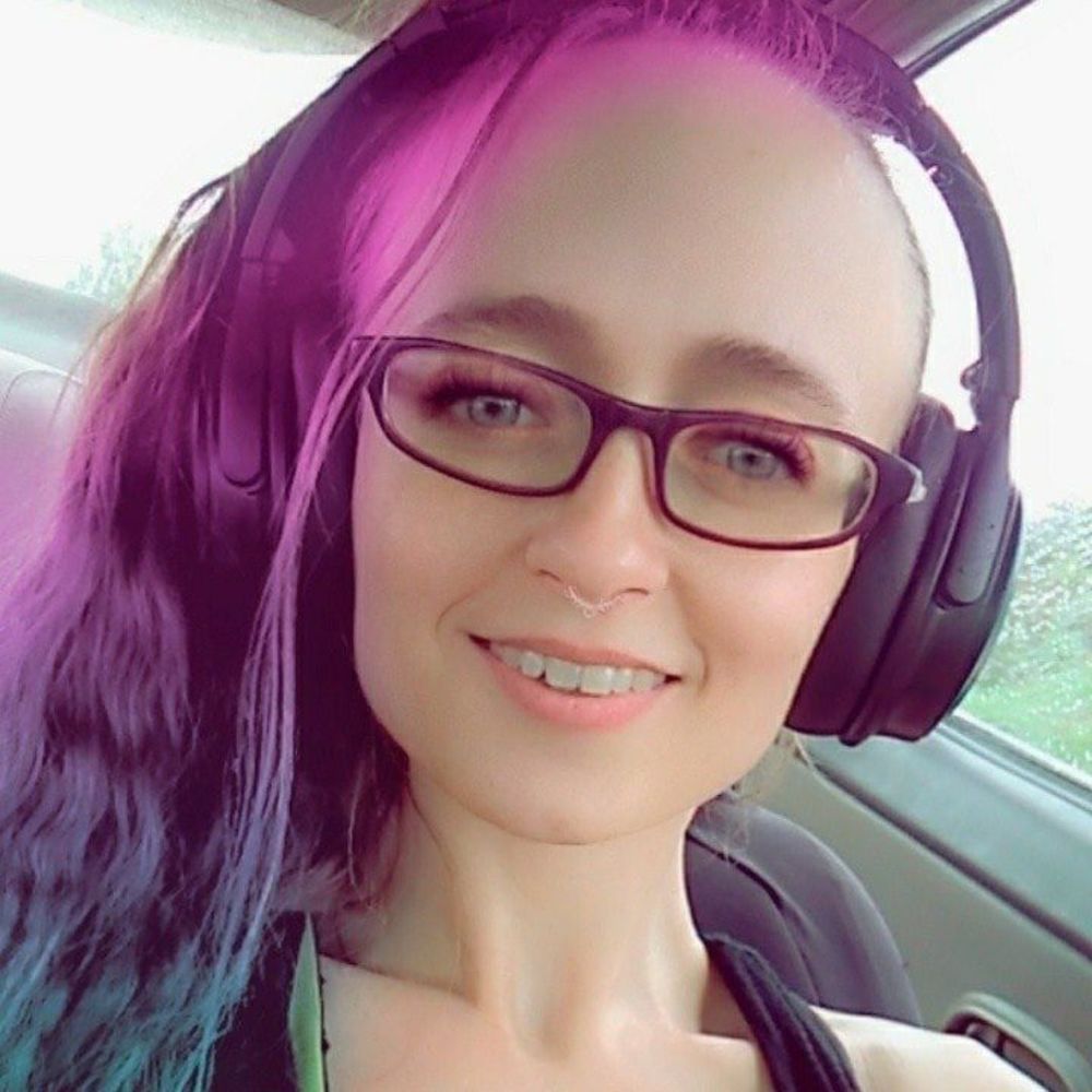 Meet your Posher, Alyx